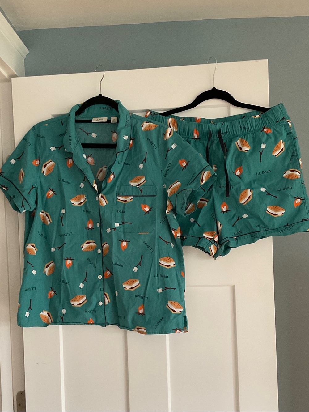L.L. Bean women’s size M Teal Short pajama set.